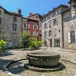 Apartment A 2 Pas Du Centre, 2 Chambres, 4 A 6 Personnes, Parking, Netflix Aurillac