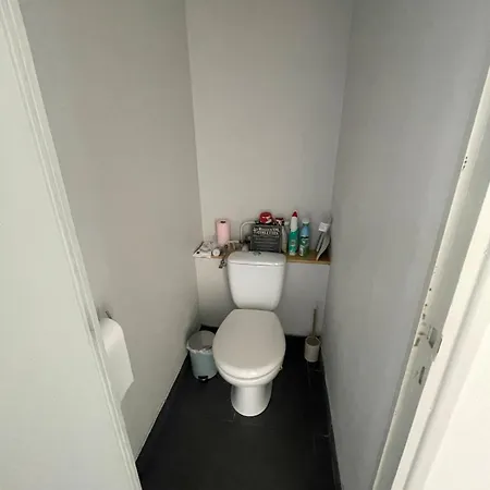 A 2 Pas Du Centre, 2 Chambres, 4 A 6 Personnes, Parking, Netflix * Aurillac