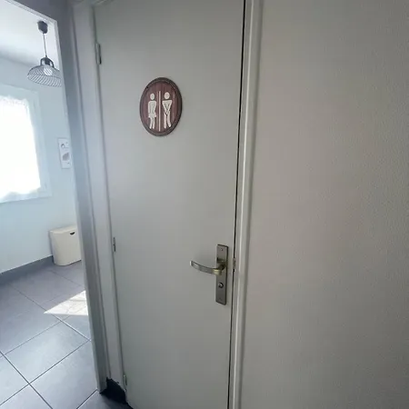 A 2 Pas Du Centre, 2 Chambres, 4 A 6 Personnes, Parking, Netflix Apartment *