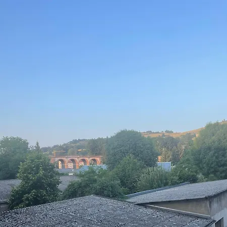 A 2 Pas Du Centre, 2 Chambres, 4 A 6 Personnes, Parking, Netflix Apartment