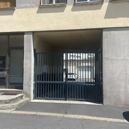 A 2 Pas Du Centre, 2 Chambres, 4 A 6 Personnes, Parking, Netflix Aurillac