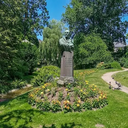 A 2 Pas Du Centre, 2 Chambres, Parking Daire Aurillac