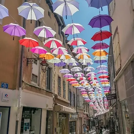 A 2 Pas Du Centre, 2 Chambres, 4 A 6 Personnes, Parking, Netflix Apartment *
