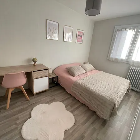Apartment A 2 Pas Du Centre, 2 Chambres, 4 A 6 Personnes, Parking, Netflix