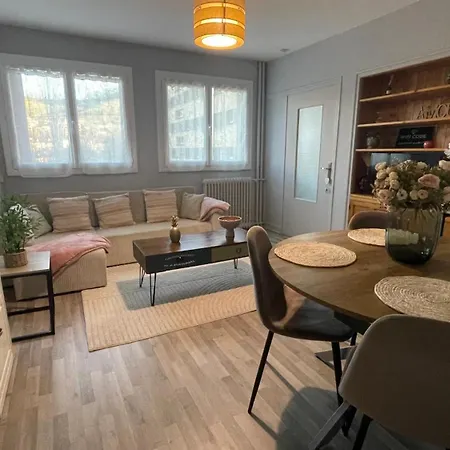A 2 Pas Du Centre, 2 Chambres, 4 A 6 Personnes, Parking, Netflix